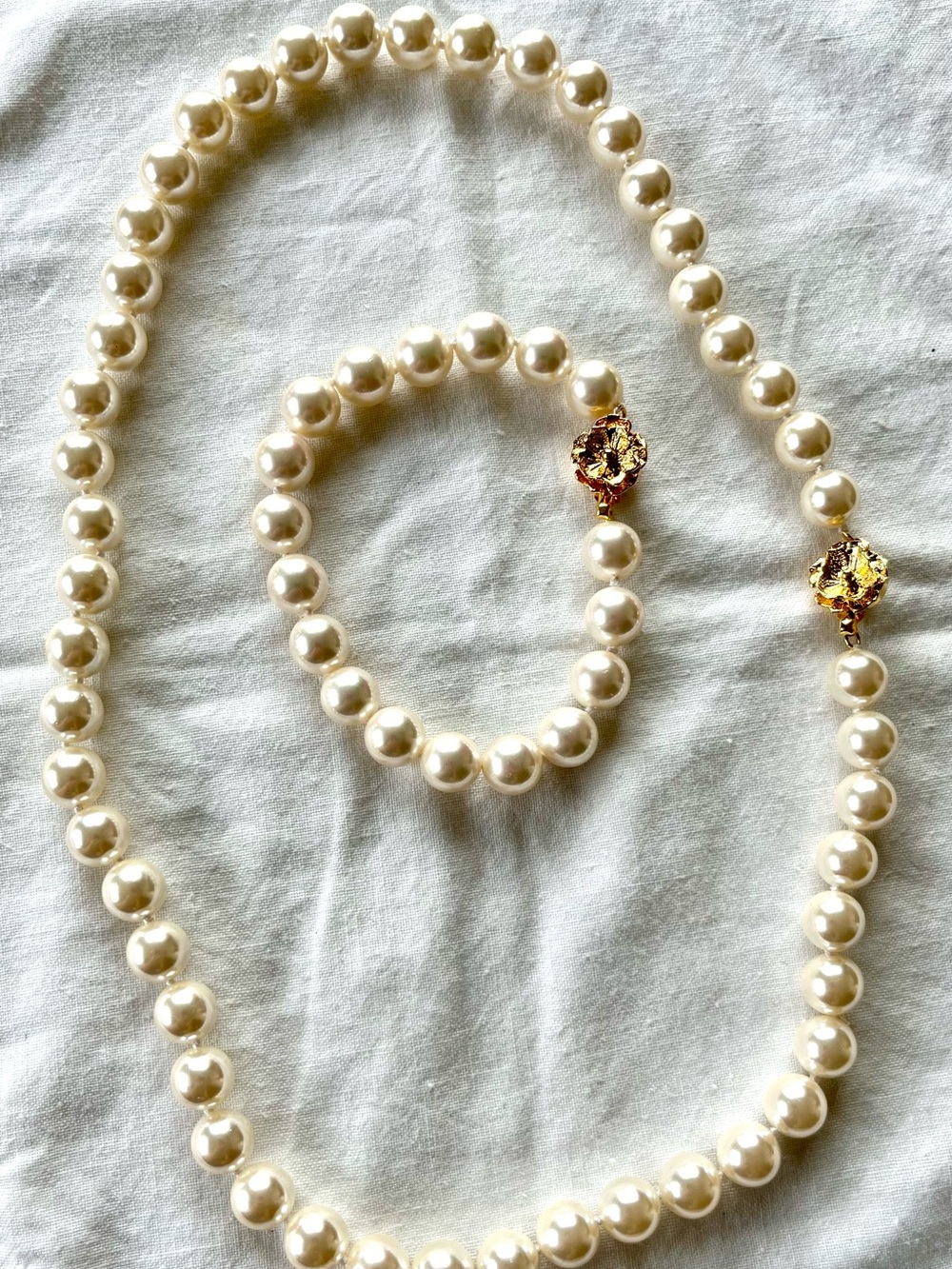 Classic Cream QSP Pearl Necklace and Bracelet Set with Gold tone Clasp